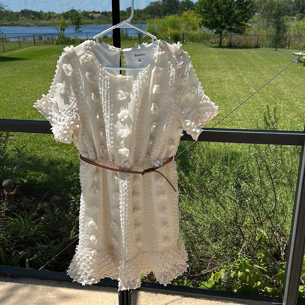 &Merci Cream Floral Applique Flounce Ivory Off-White Dress fully lined medium